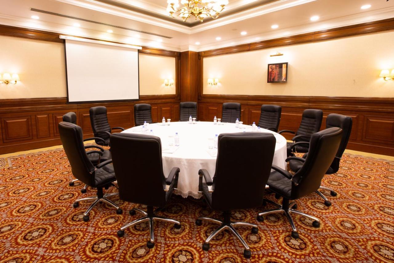 Rixos President Hotel Astana Buitenkant foto