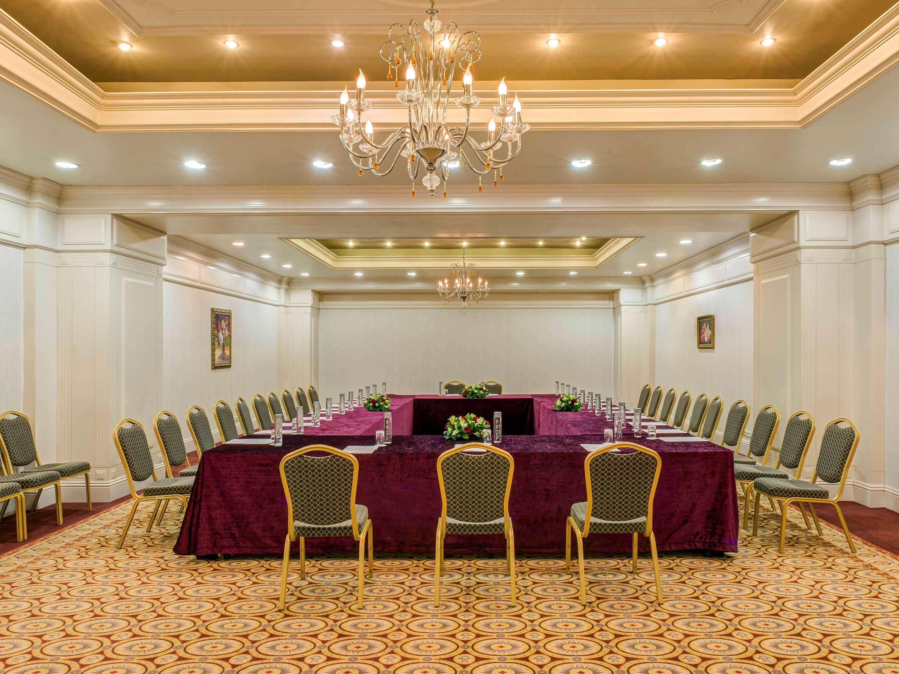 Rixos President Hotel Astana Buitenkant foto