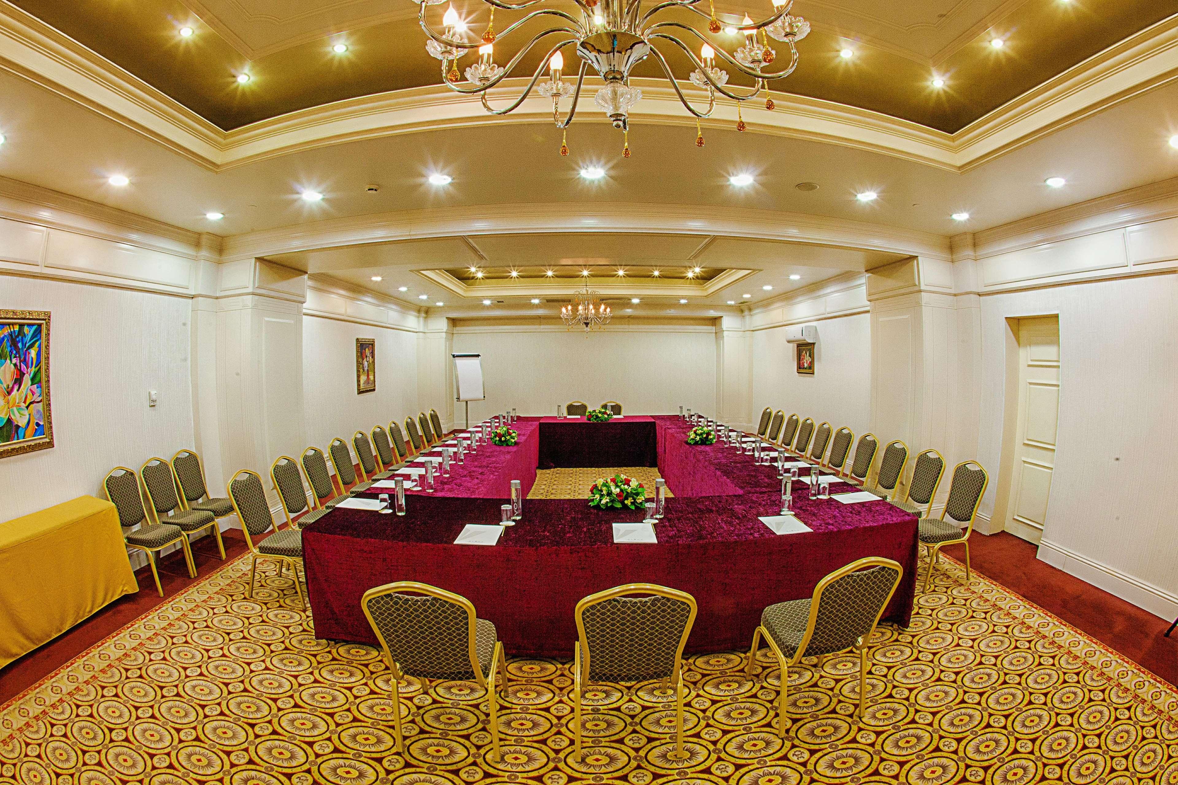 Rixos President Hotel Astana Buitenkant foto