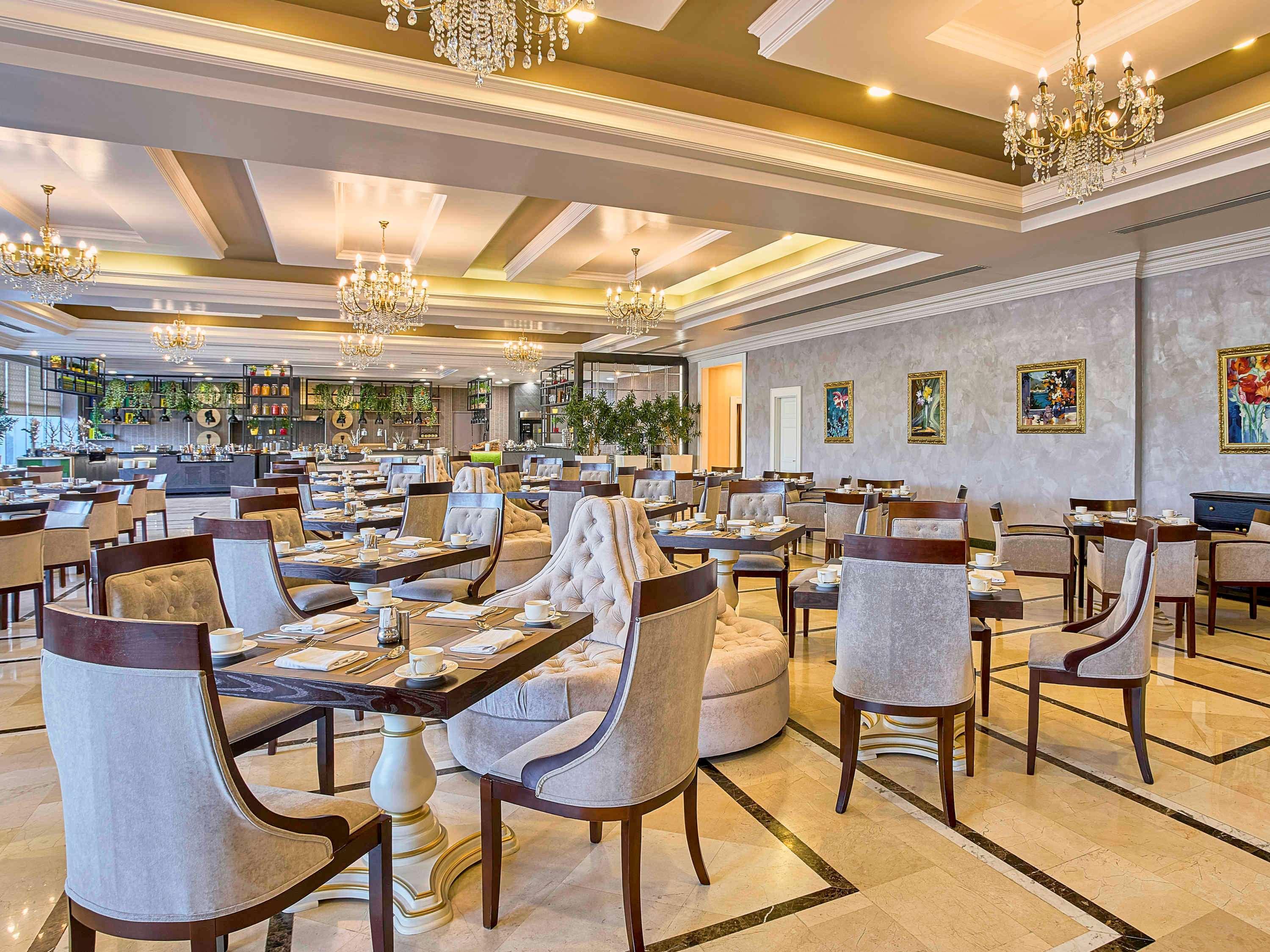 Rixos President Hotel Astana Buitenkant foto